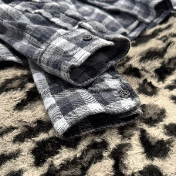 Howe Black and White Plaid Casual Shirt - Picture 6 of 7